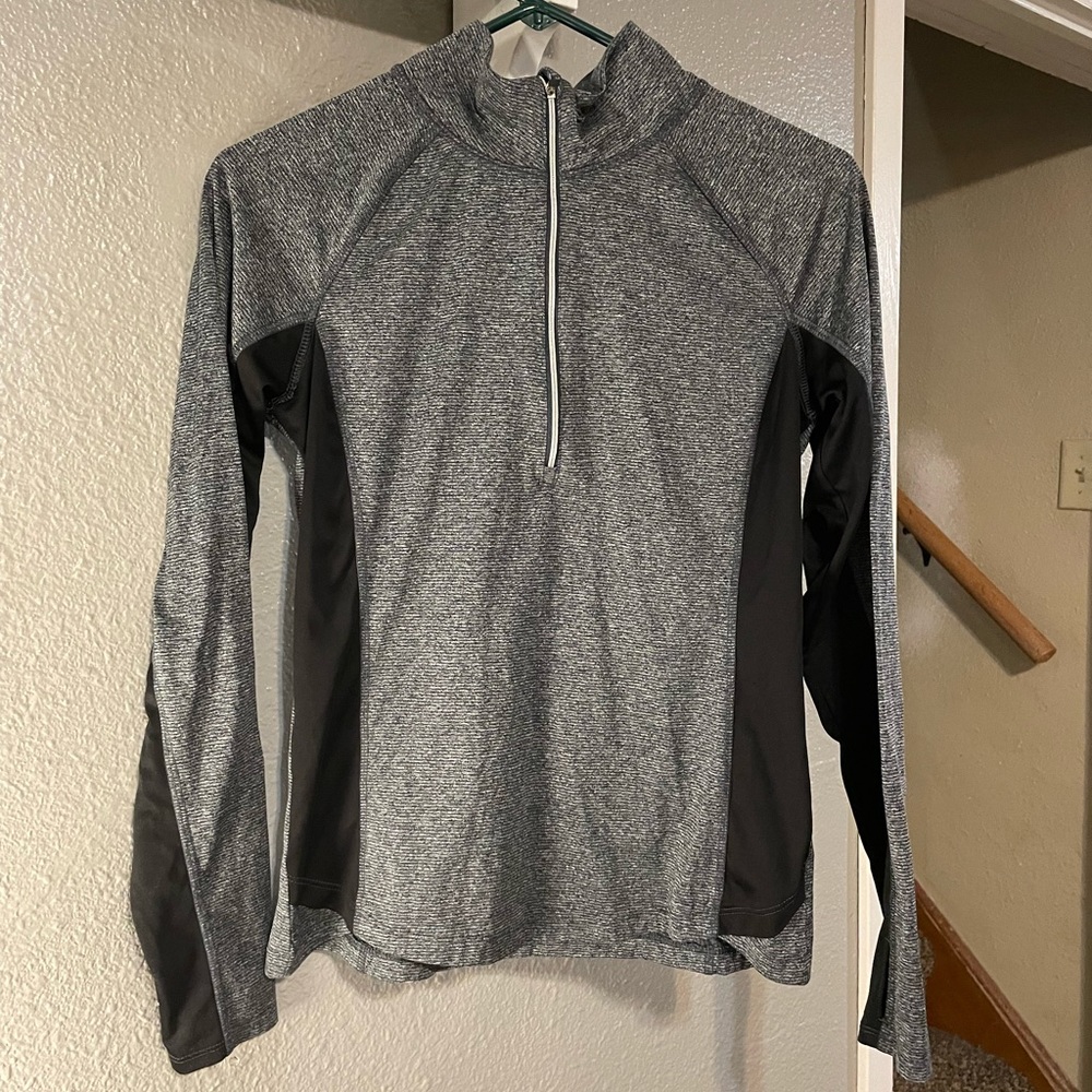 Women’s Small quarter zip